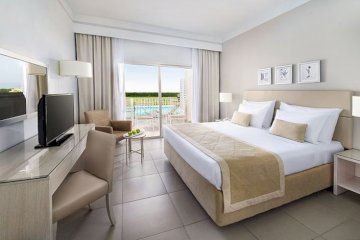 فندق جاز أكوا فيفا - غرف عصرية بإطلالة على الحديقة  السعر: 7,853 جنيه مصري | ميزة "صفر عمولة" (Zero Commission)